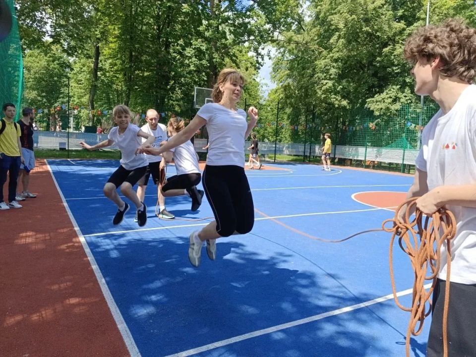 В курском Парке пионеров прошёл спортивный фестиваль для многодетных семей