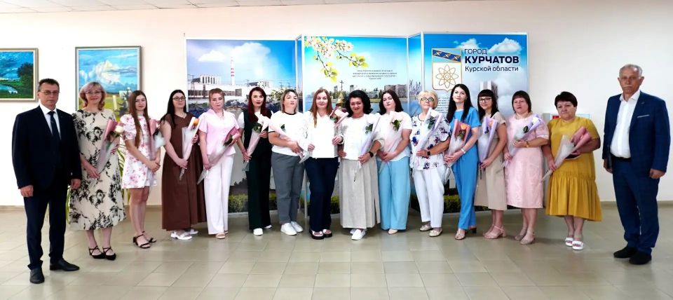 Игорь Корпунков: В День социального работника, поздравили сотрудников Управления социального обеспечения города Курчатова с профессиональным праздником!