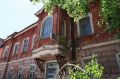 В Курске продолжает разрушаться старинный особняк