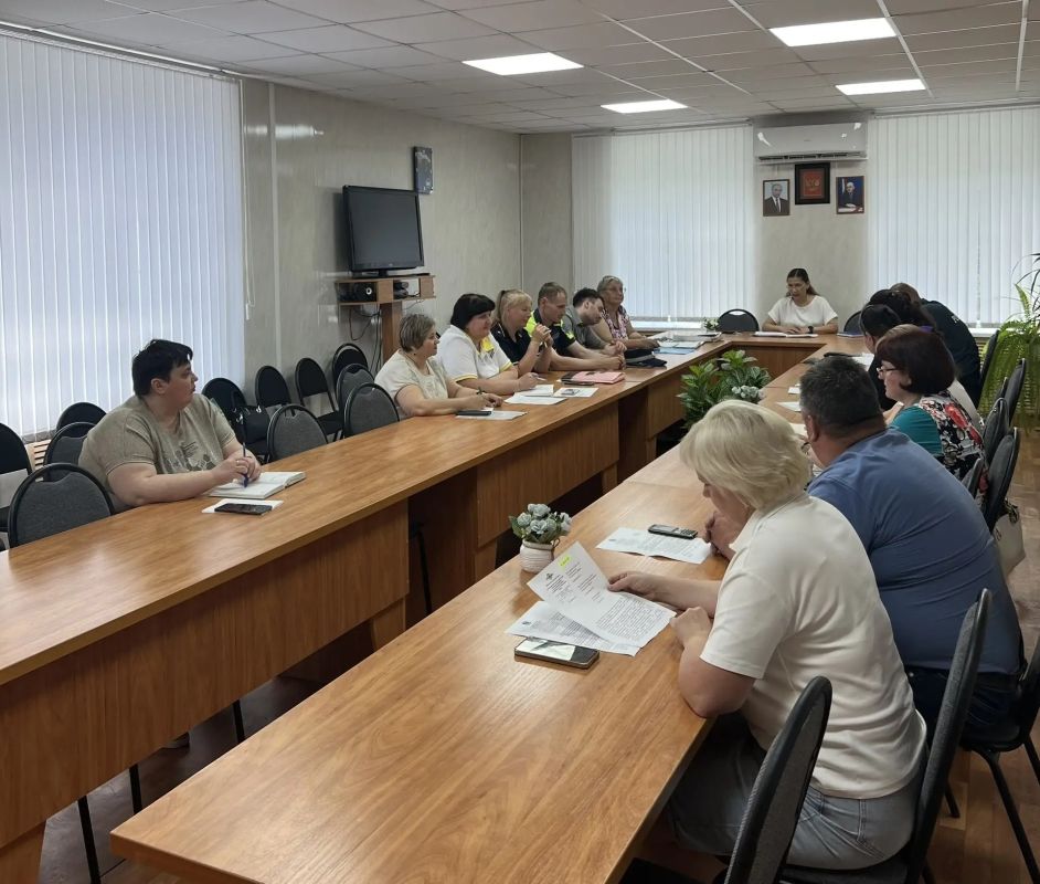 В Администрации Касторенского района Курской области состоялось очередное заседание комиссии по делам несовершеннолетних и защите их прав