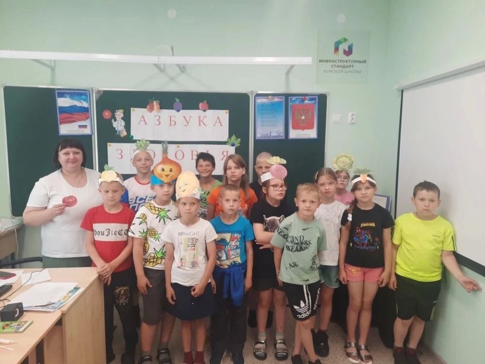 В пришкольном лагере " Орлята" МКОУ "Солдатская ООШ" дети не скучают,а продолжают весело проводить каникулы