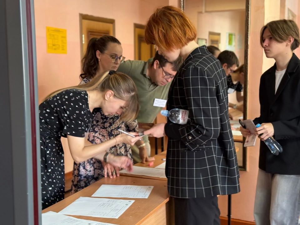 Курские одиннадцатиклассники написали ЕГЭ по обществознанию и физике