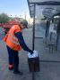 Курян просят не выбрасывать домашний мусор в урны на остановках