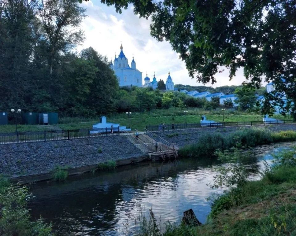 Евгений Маслов поздравил жителей города с Днём образования Курской области