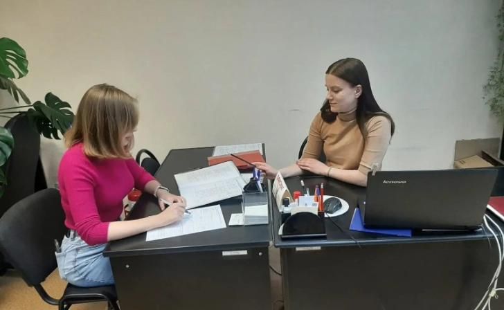 Подросткам в Курске с 14 лет подыщут работу в Центре поддержки молодёжных инициатив