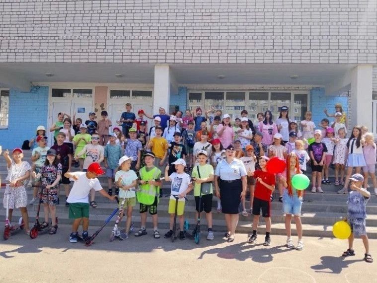 Курчатовская Госавтоинспекция продолжает проводить занятия в пришкольных лагерях