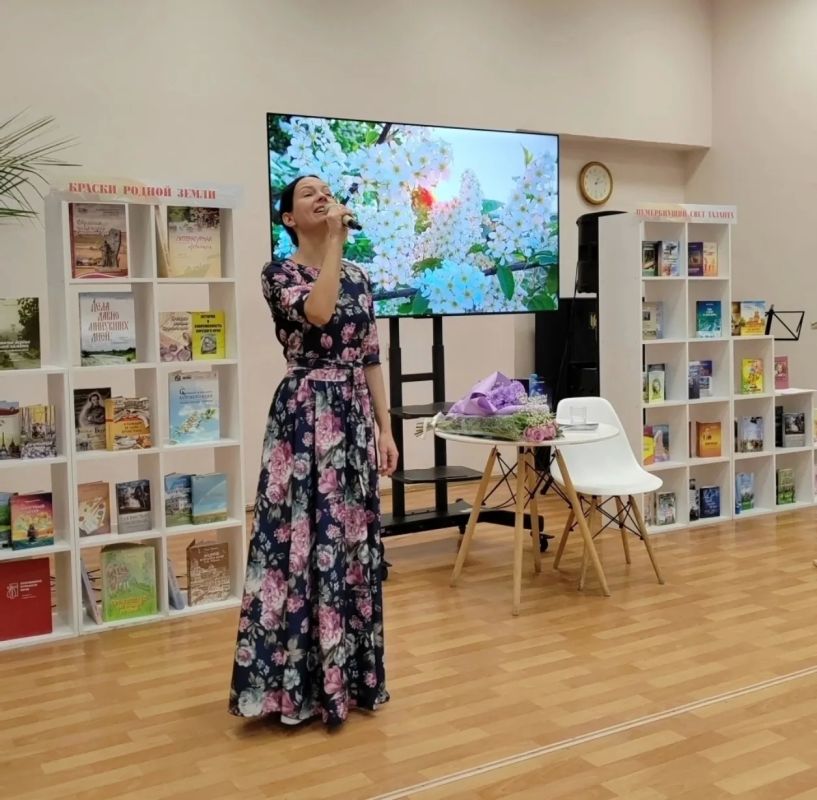 #знай_наших. Педагог по вокалу Полянского Дома культуры Татьяна Каменева приняла участие во Всероссийском патриотическом конкурсе «Песни нашего полка»! Ее исполнение песни «Россия» (автор слов и музыки — Татьяна Страхова)...