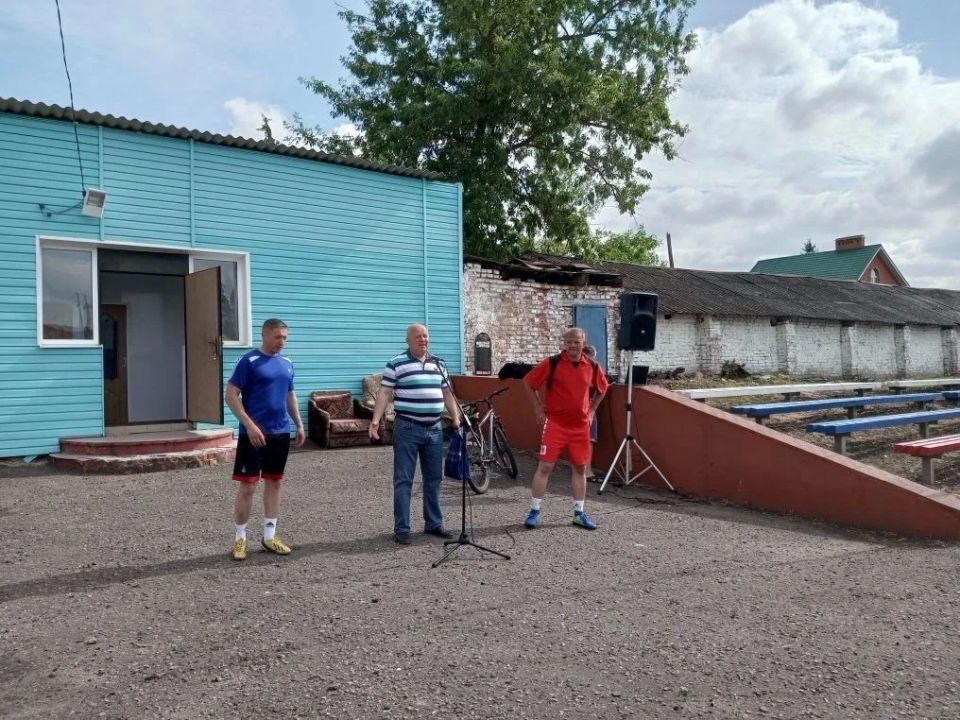 На городском стадионе состоялся футбольный матч, посвящённый Дню России