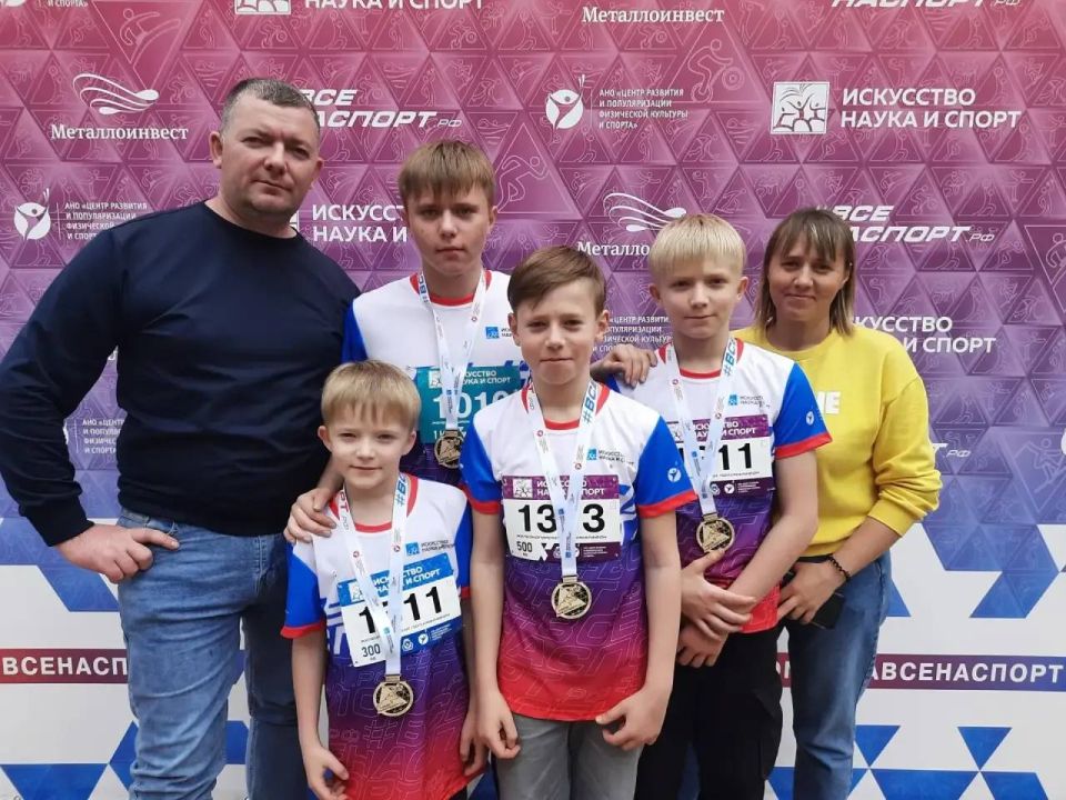 Путин наградил многодетную семью из Курской области медалью «Родительская слава»