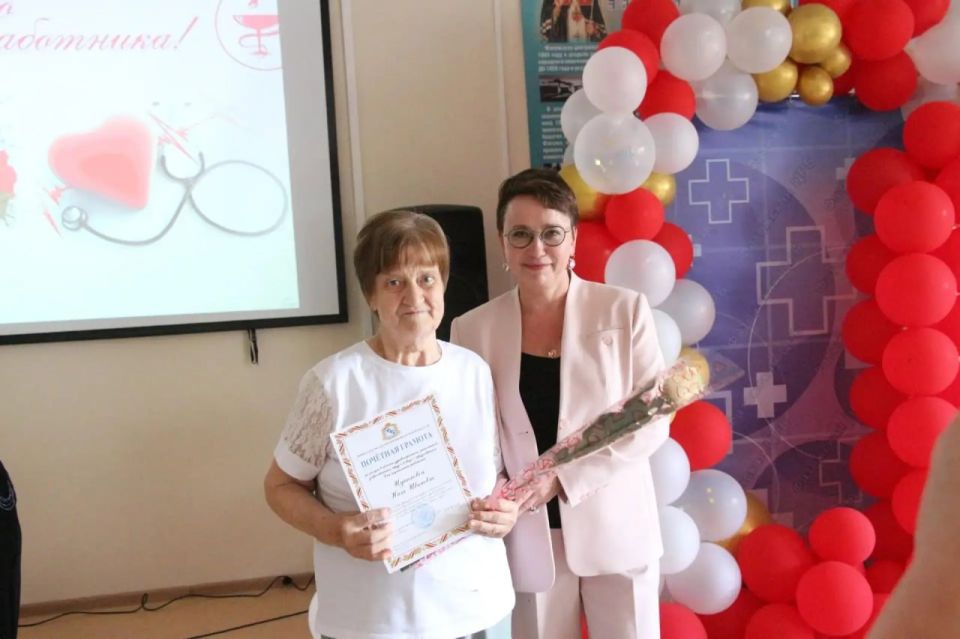 Светлана Ермолова поздравила коллектив Фатежской ЦРБ с Днем медицинского работника