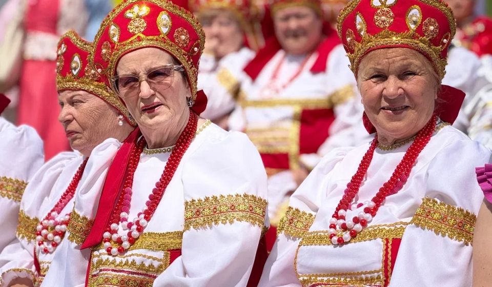 В Курске на Полугоре стартовал музыкальный фестиваль ветеранских коллективов