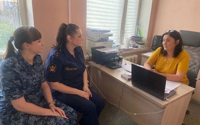Сотрудники ИК-9 провели выездную рабочую встречу с первым заместителем главы Глушковского района