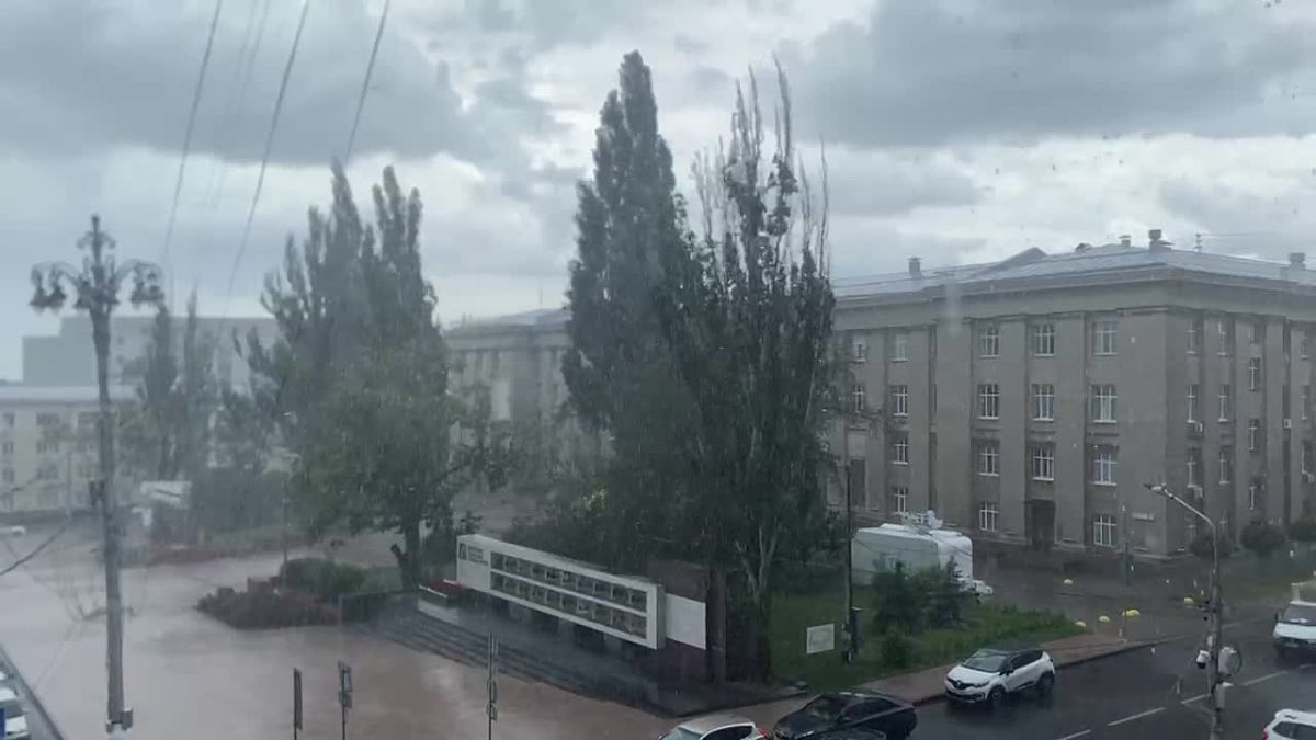 В Курске начался сильный ливень