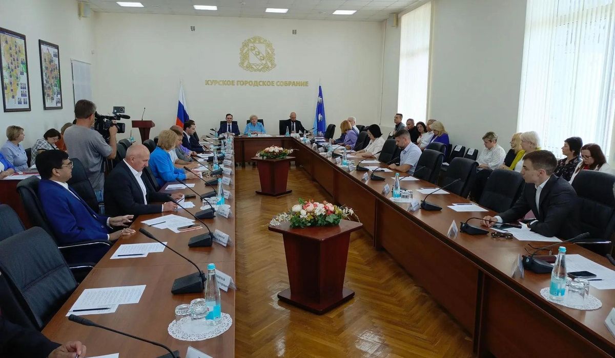 В Курске депутаты Горсобрания рассмотрели награждение двух многодетных отцов