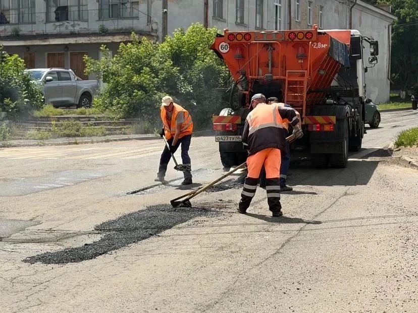 На «Бойцовке» латают ямы, об этом сообщил глава Курска Евгений Маслов
