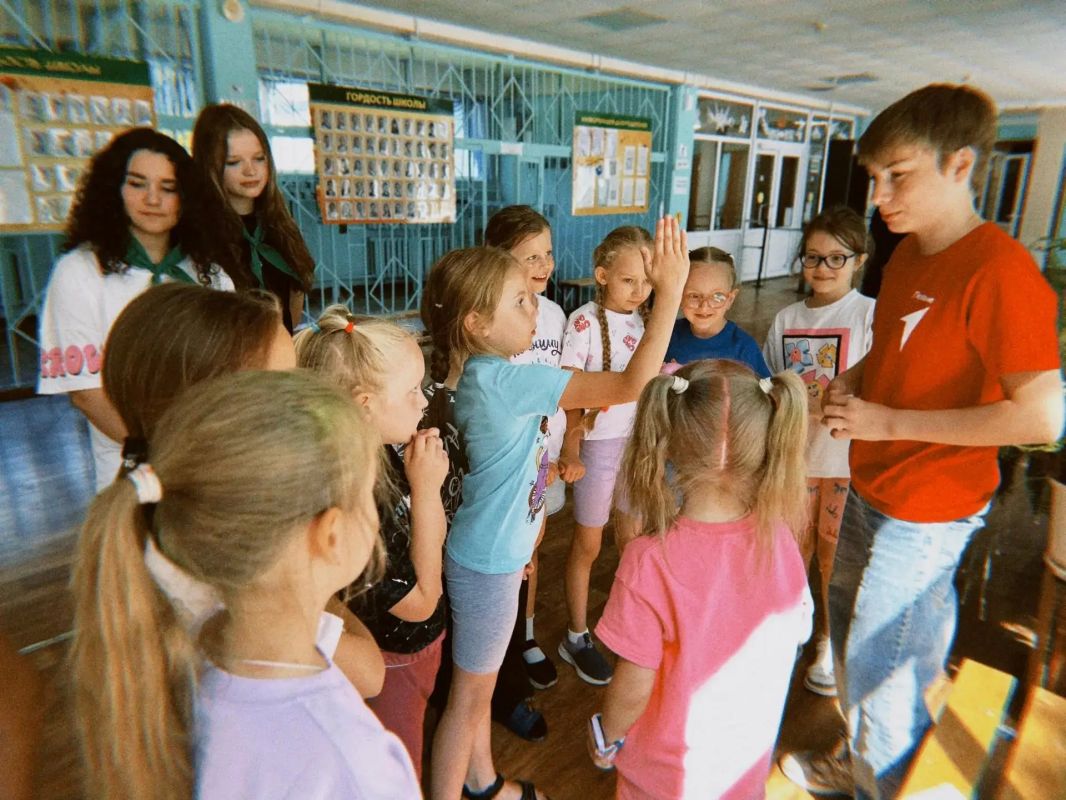 Проект «Лето с Первыми» шагает по школьным лагерям города Курска