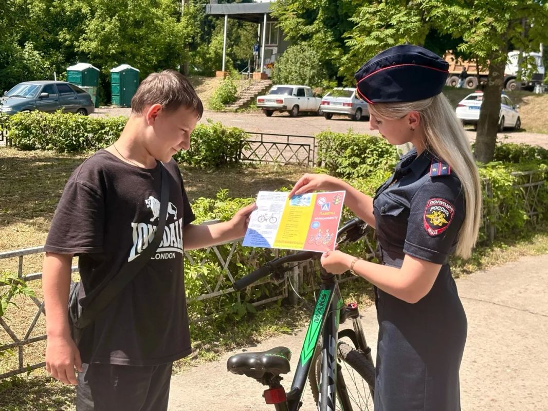 В связи с ростом числа велосипедистов на дорогах в тёплое время года, железногорская Госавтоинспекция продолжает профилактическую работу с этой категорией участников дорожного движения