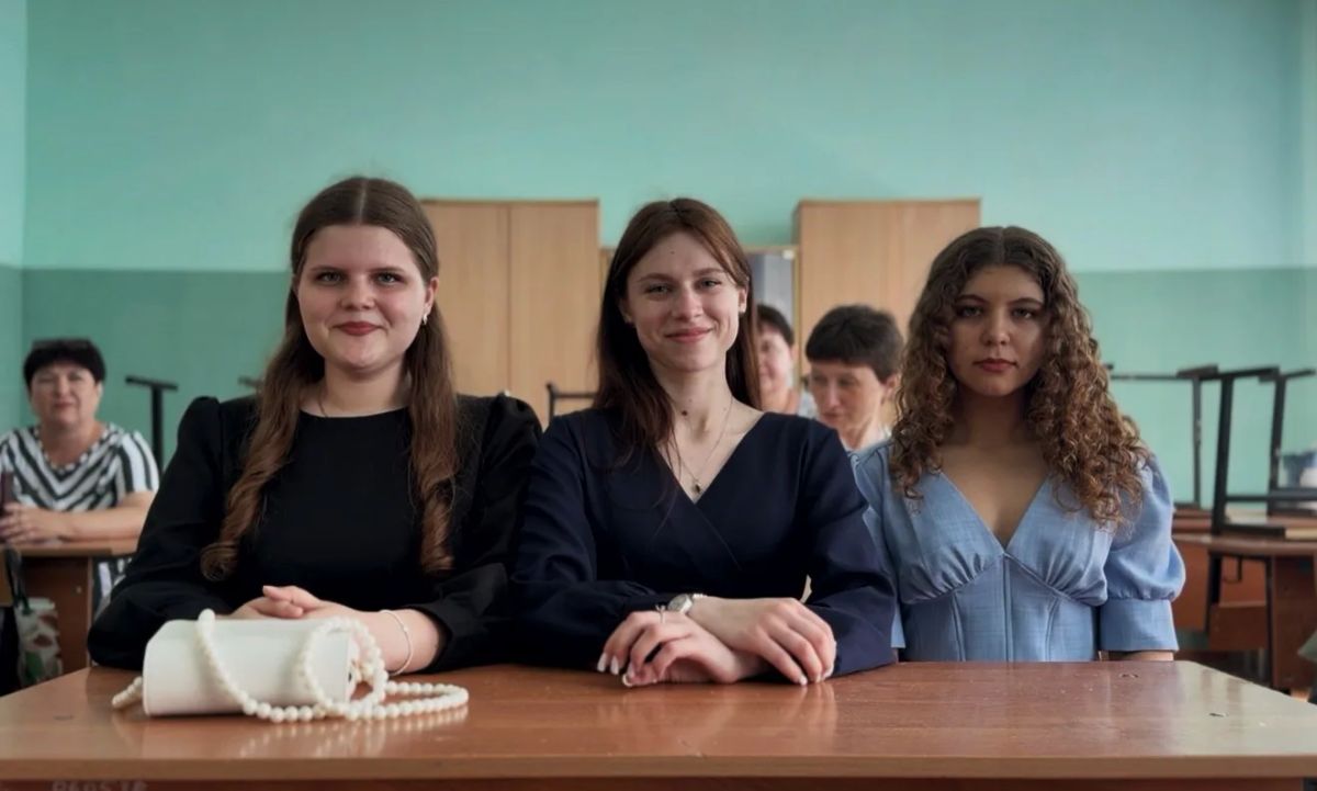Конец июня - пора радостных и, одновременно, немного грустных событий - выпускных в школах