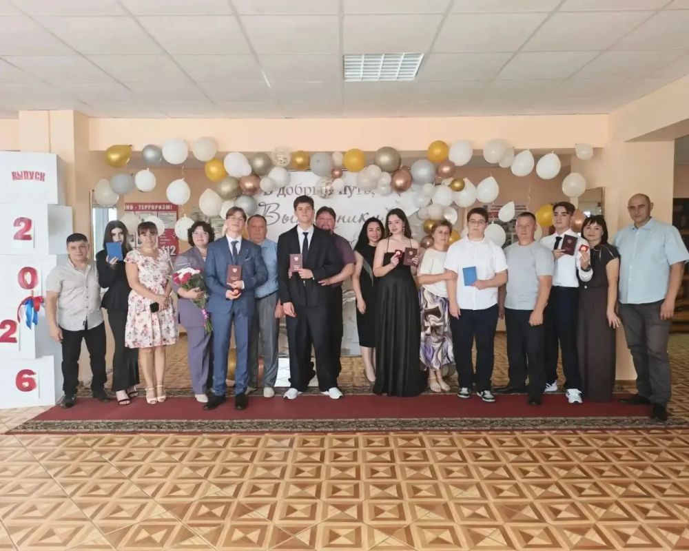 В школах Беловского района прошли выпускные! Аттестаты получили 60 одиннадцатиклассников