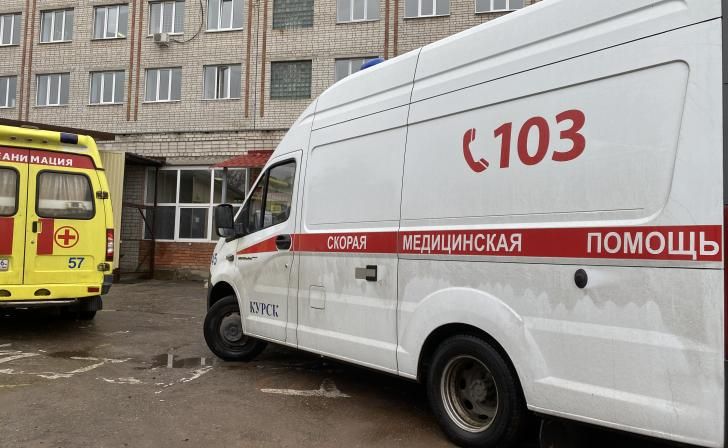 В Курске в троллейбусе травмы получила упавшая женщина