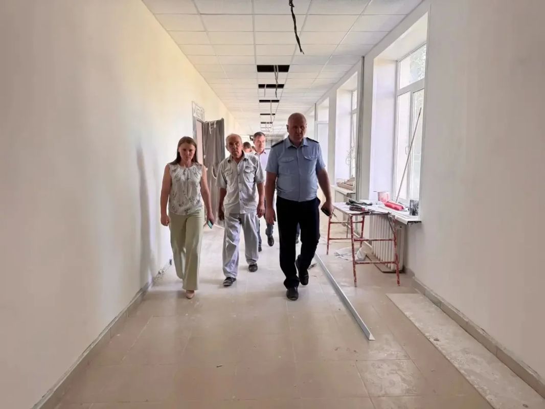 Прокурор Золотухинского района проконтролировал ход капитального ремонта школы