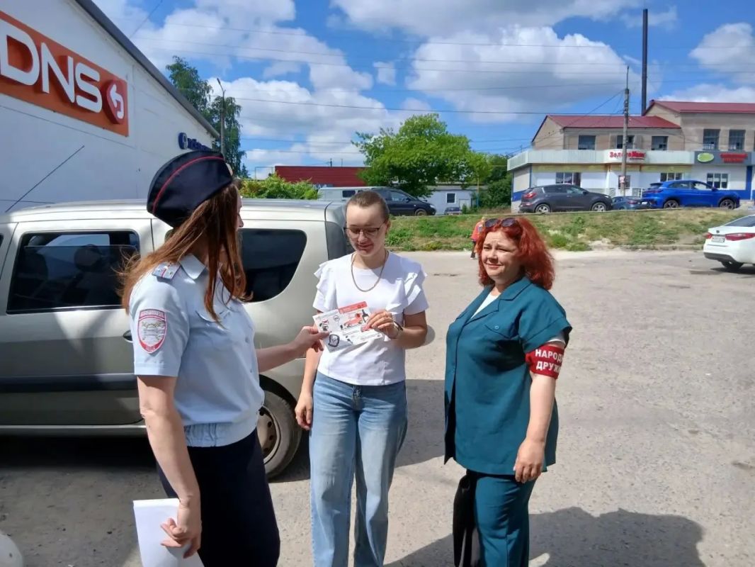 С целью профилактики дорожно-транспортных происшествий, а также привлечения внимания общественности сотрудники Госавтоинспекции совместно с представителями ДНД провели профилактическое мероприятие, направленное на повышение...