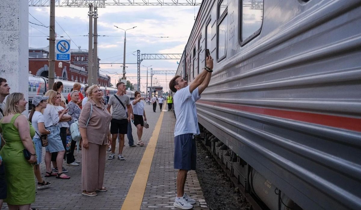 50 курских школьников отправились в лагерь «Витязь» в Калужскую область