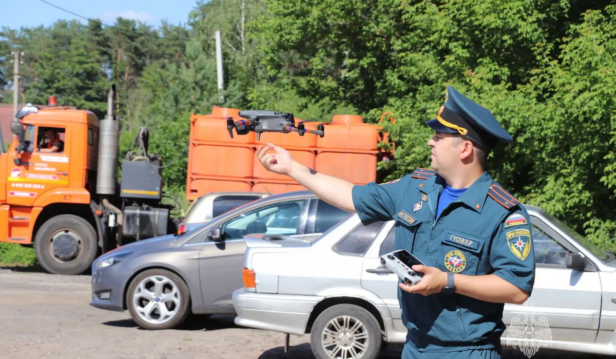 В курском лагере «Орленок» спасатели отработали эвакуацию и тушение пожара