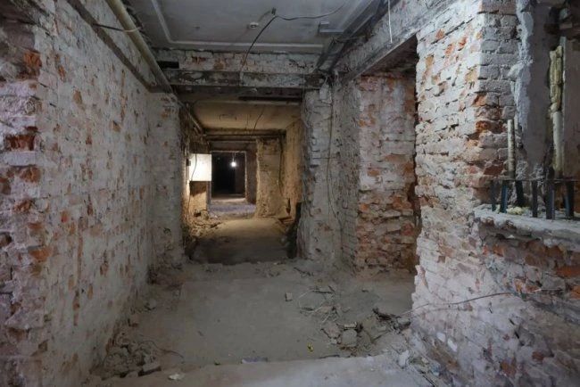 В Курске пригрозили штрафами ремонтирующей роддом на Ленина фирме © фото - ВК Олеси Дворцовой
