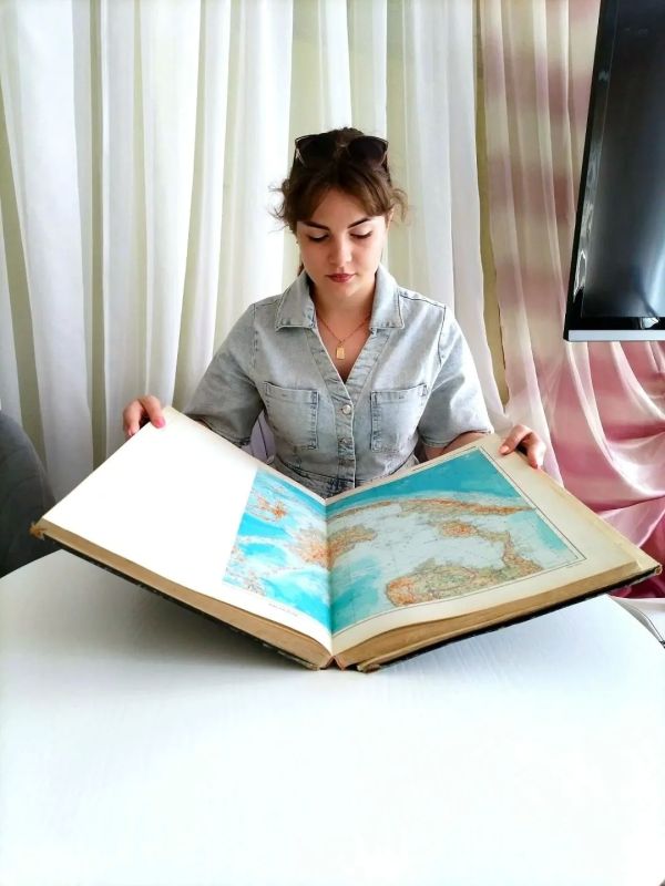 Атлас весом в 5 кг: в Железногорске хранится гигантская книга