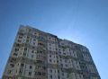 В Курске в результате ночной атаки БПЛА повреждены 16 автомобилей, в 7 квартирах выбиты окна и нанесен ущерб также 4 домам в частном секторе, — сообщил губернатор Хинштейн