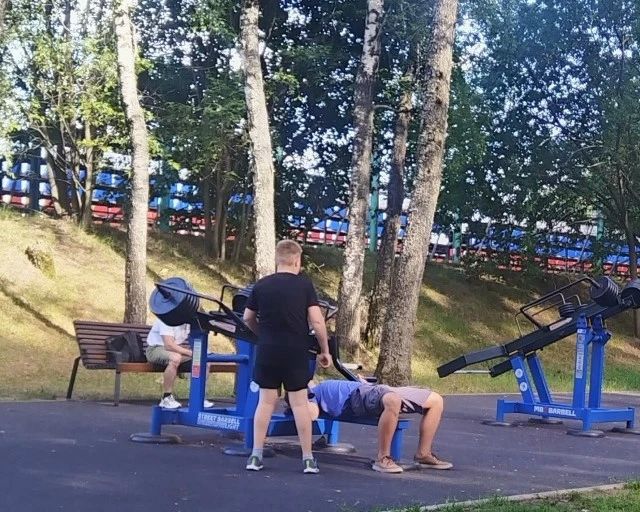 НАРОДНЫЙ ТРЕНЕР. на связи стадион "Горняк" на площадке Воркаут и площадке с силовыми тренажерами