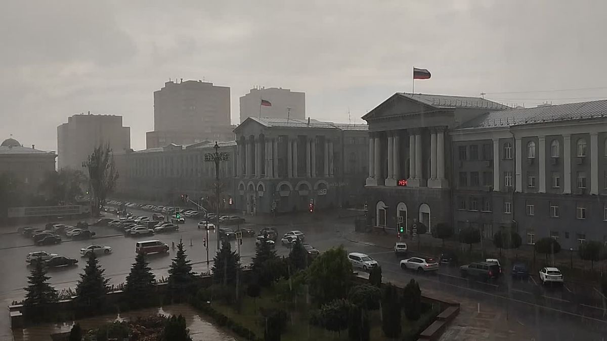 До вечера 9 июля в Курской области хозяйничает непогода: грозы, ливни, град и порывистый ветер