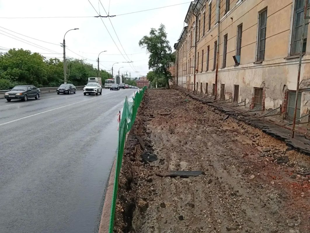 В Курске тротуар на Сонина отремонтируют к 20 августа