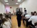 Суд оштрафовал потрепавшую за щеки малыша в детсаду воспитательницу