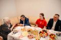 Губернатор Курской области, член Высшего совета партии Единая Россия Александр Хинштейн проведал ветерана Великой Отечественной войны Надежду Есину в день ее рождения и поблагодарил за мирное небо