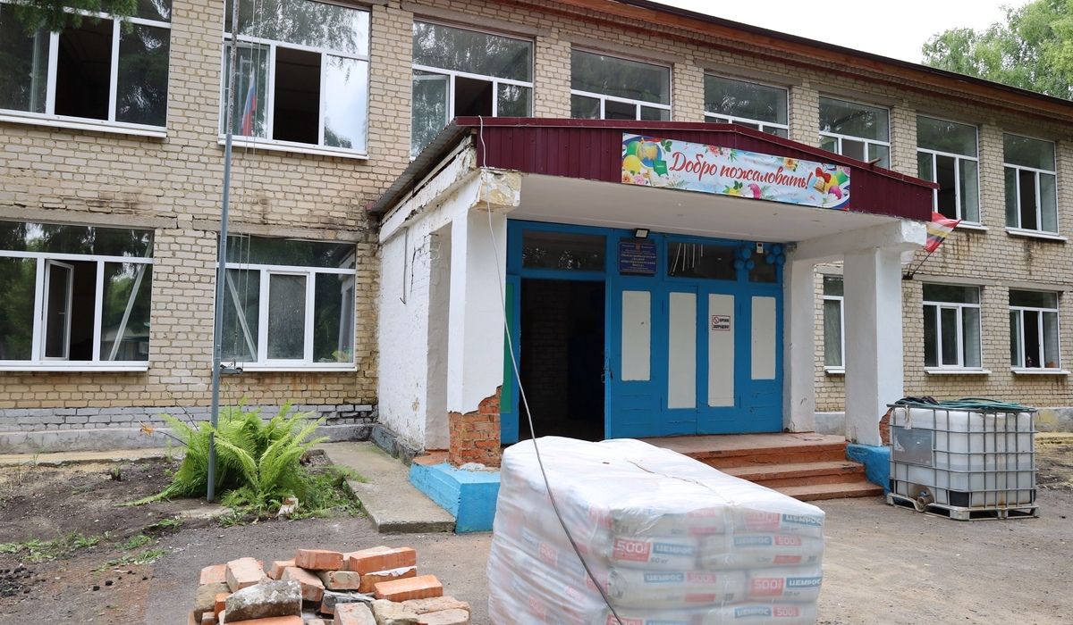 В Курской области подрядчик отстает от графика ремонта Нижнеграйворонской школы