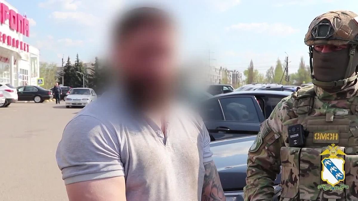 Вернуть 1 миллион: в Курске силовики задержали вымогателей
