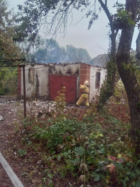 В Курской области потушили горящий дом