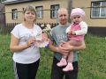 РОМАШКОВОЕ НАСТРОЕНИЕ. В День семьи, любви и верности сотрудники Верхнехотемльского СДК подарили жителям д. Миролюбово настоящий праздник добра и тепла, проведя акцию «Ромашковое настроение»