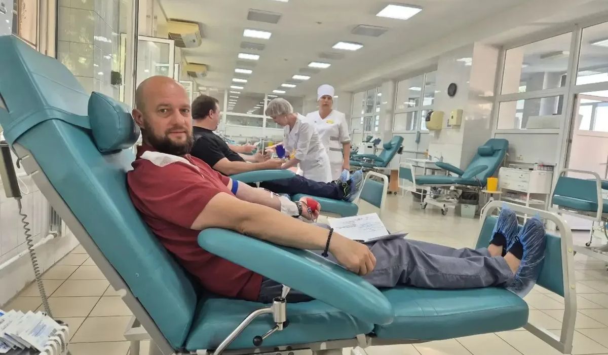 В Курске мэр Евгений Маслов стал донором крови
