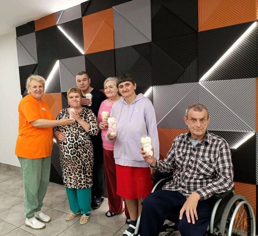 Для проживающих Курского дома социального обслуживания волонтёры из Рязанской области организовали познавательную викторину