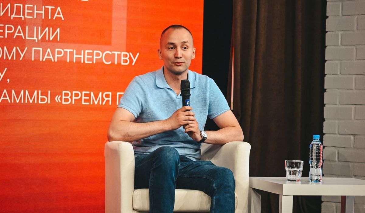Герой России Николай Соколов поделился опытом с журналистами на медиафоруме в Курске