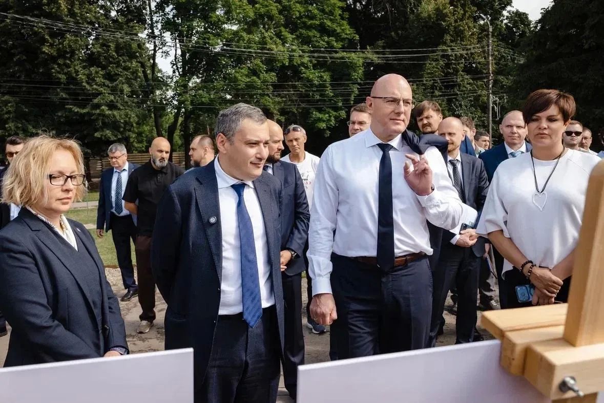 Дмитрий Чернышенко осмотрел будущие общественные пространства и социальные объекты