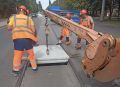 В Курске на Сумской начали менять треснувшие плиты на трамвайных путях