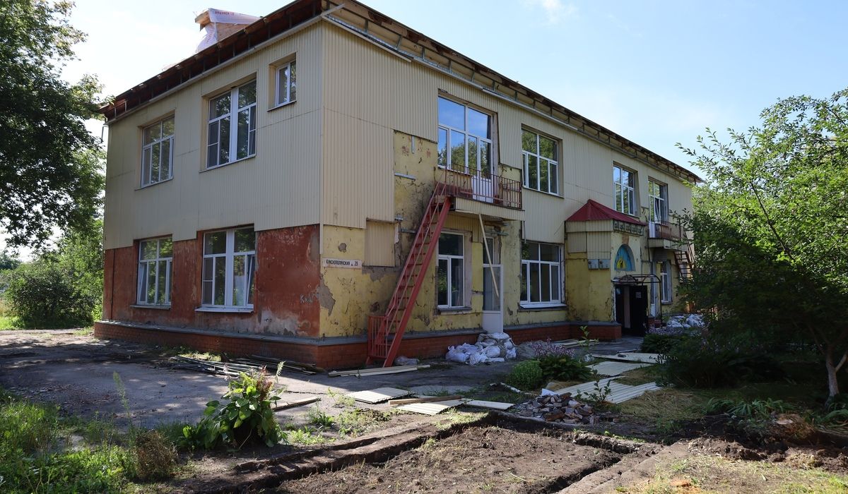 Подрядчики срывают сроки ремонта двух детских садов в Курске