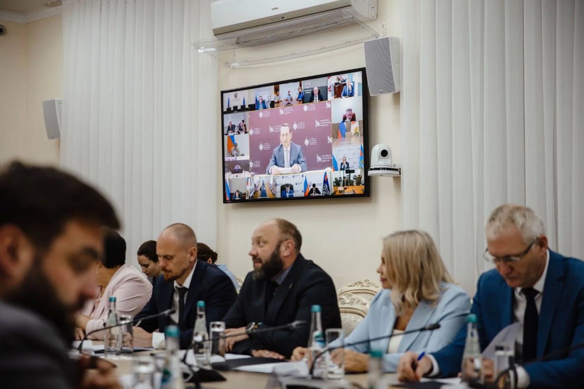 По поручению Председателя Правительства России Михаила Мишустина Курскую область с рабочим визитом посетил его заместитель Дмитрий Чернышенко