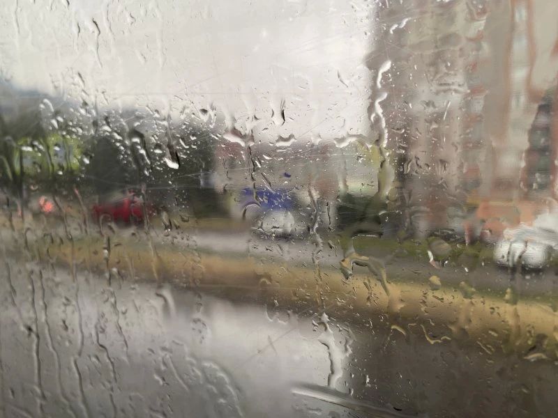 На Курскую область надвигаются ливни, грозы, град и ветер