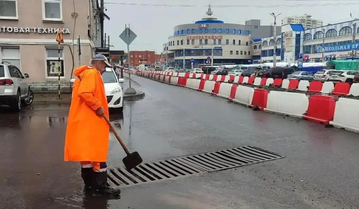 В Курске из-за дождей усилили мониторинг ливневок