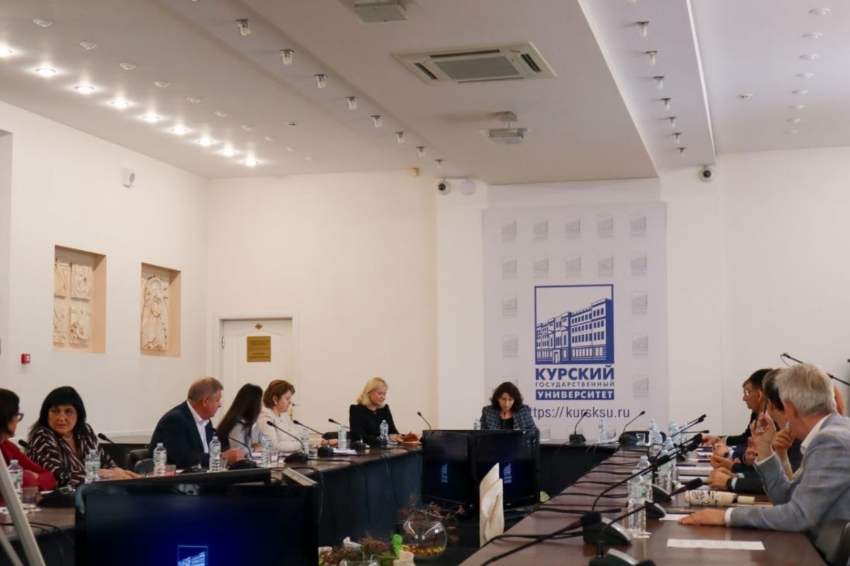 Екатерина Харченко: По решению Совета ректоров высших учебных заведений Курской области я вошла в его состав и приняла участие в первом для меня заседании в статусе руководителя Курского государственного университета